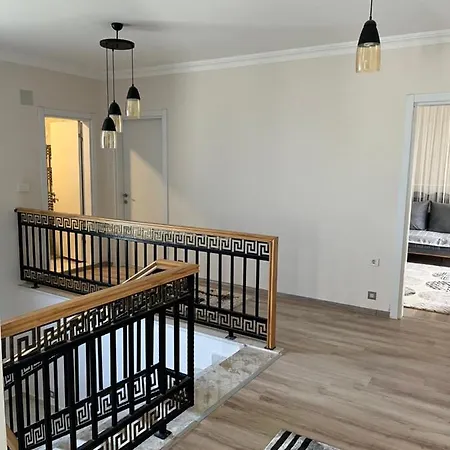 Ξενοδοχείο X - Cozy Near The And And Airport