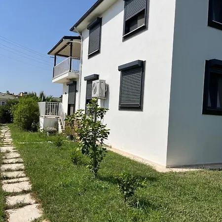Ξενοδοχείο X - Cozy Near The And And Airport 4*