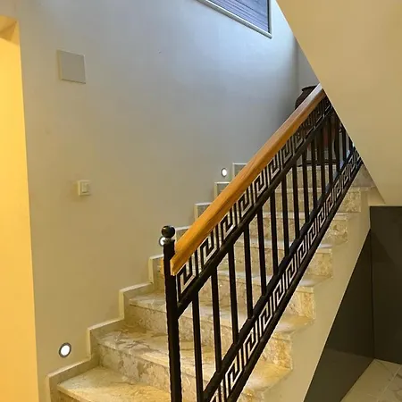 X - Cozy Near The And And Airport 4*